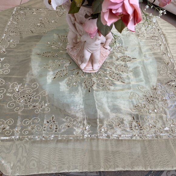 Gold Colored Table Runner / Overlay (Flowers & Cherub Vase Not Included) - Picture 3 of 8